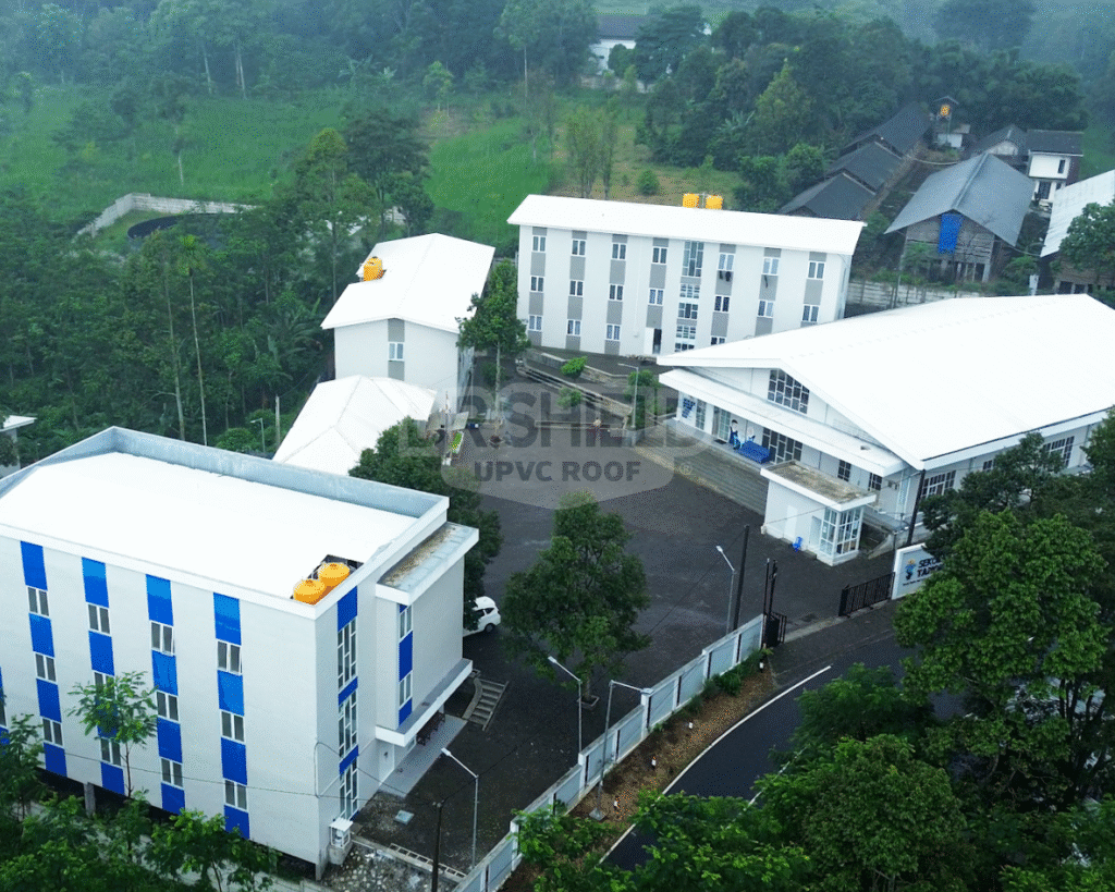Atap UPVC DR.SHIELD Twin Wall RF 1065 pada proyek SMK Tanoko Pasuruan.